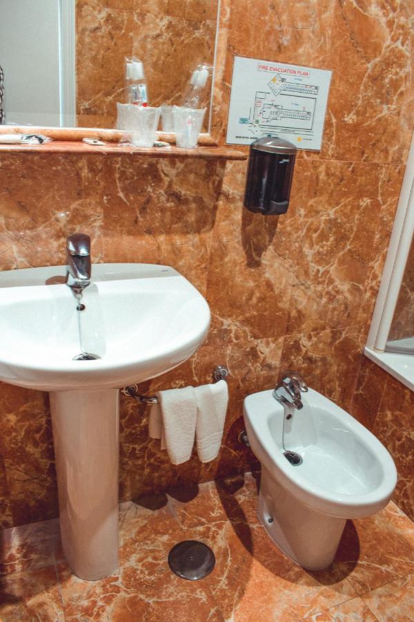 La Morona Hotel Moron de la Frontera Luaran gambar